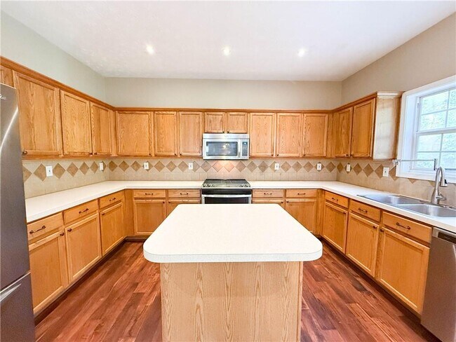 Building Photo - 2959 Belfaire Crest Ct