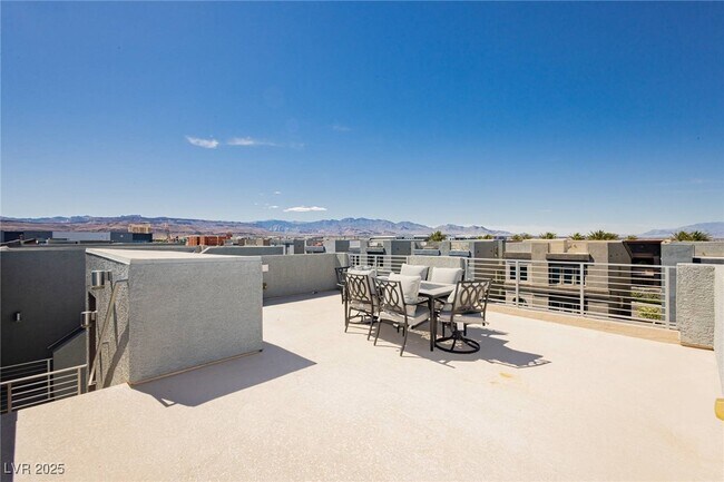 Building Photo - 8095 Carpenter Creek Ave