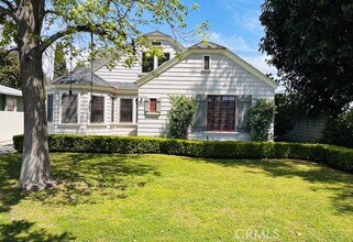 Building Photo - 322 S Ohio St