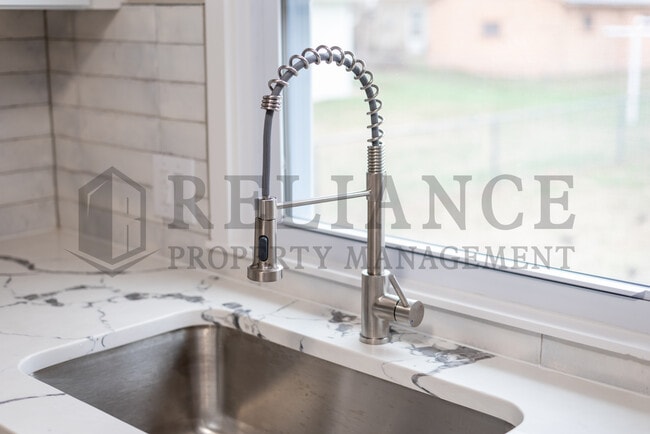 Building Photo - 2506 N Somerset Ave