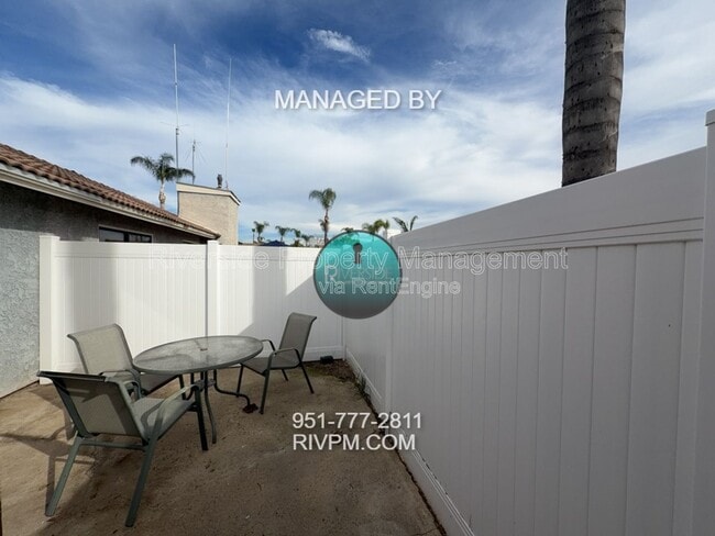 Building Photo - 9505 Arlington Ave