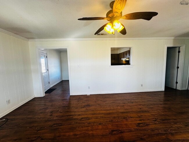 Building Photo - 2065 Peterson Rd S