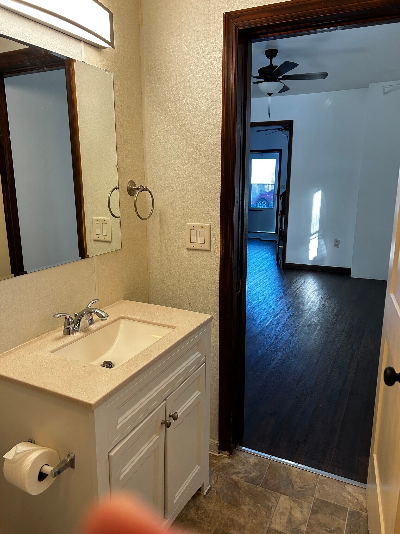 Building Photo - 1329 Walnut Dr