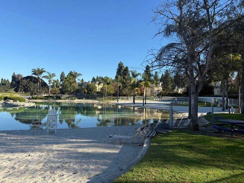 Building Photo - 2109 Northshore Dr