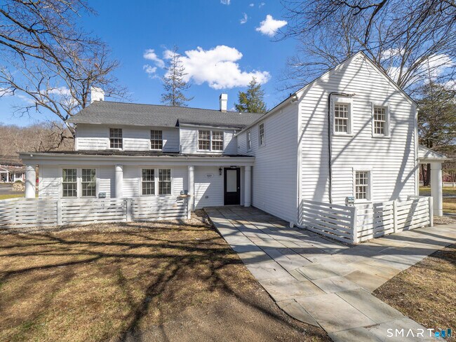 Building Photo - 523 Danbury Rd