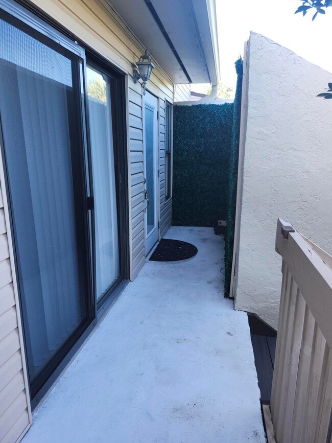 Building Photo - 600 Executive Center Dr