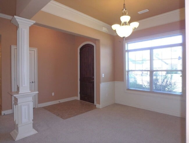 Building Photo - Great 3 Bed 2 Bath House in Mill Creek Manor!