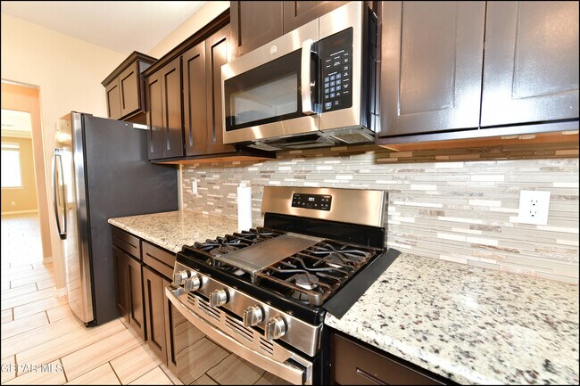 Building Photo - 14717 Tierra Escape Ave