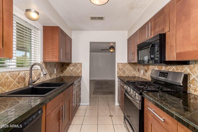 Building Photo - 1887 E Palmcroft Dr