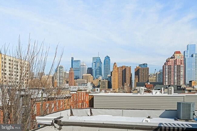Building Photo - 765 S 15th St