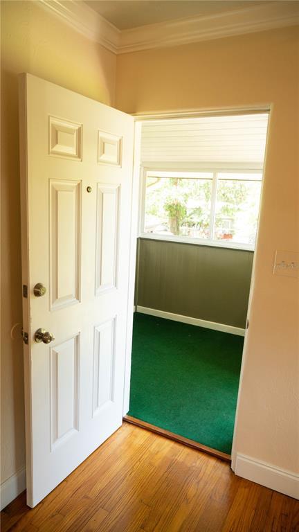 Building Photo - 2116 Henderson Dr