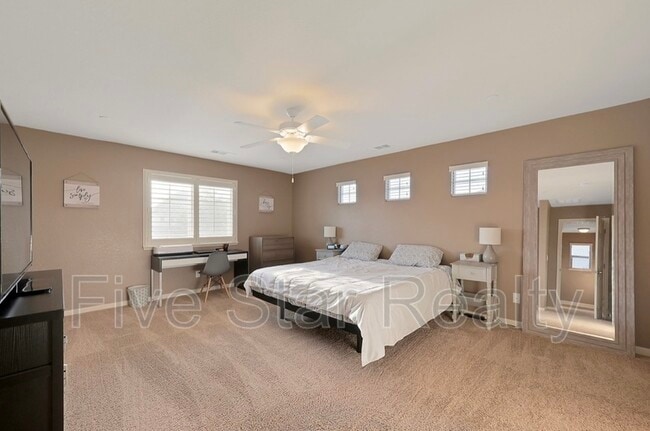 Building Photo - 5609 Peach Tree Dr