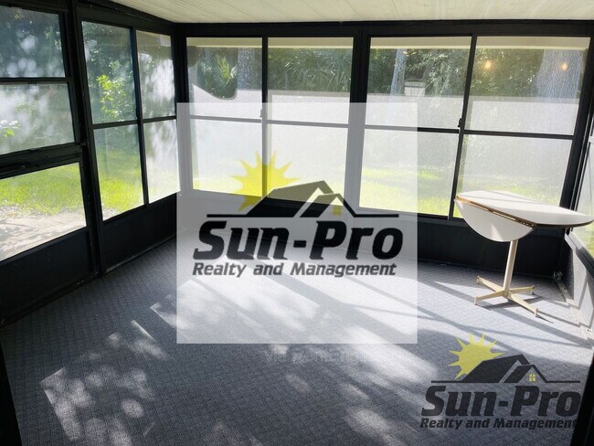 Building Photo - 1113 Oak Forest Cir