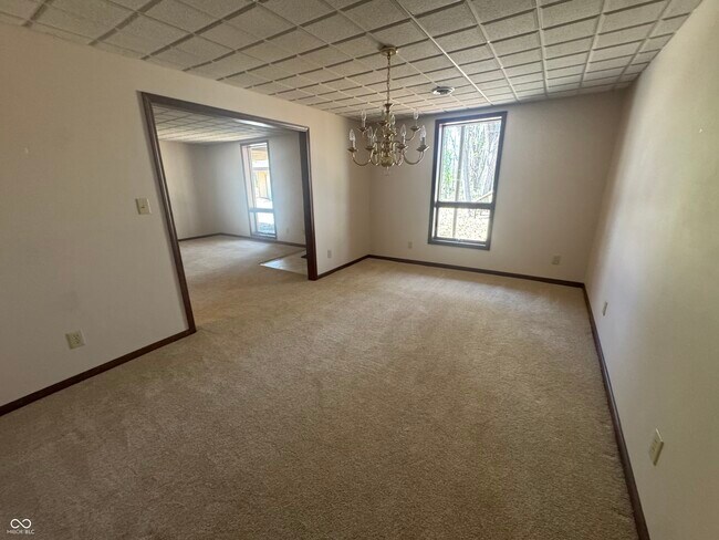 Building Photo - 1365 W Stones Crossing Rd