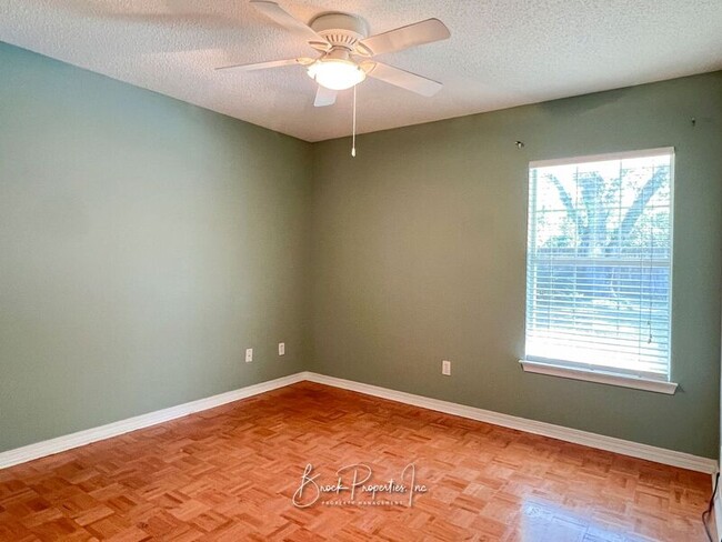 Building Photo - 2634 Southern Oaks Dr