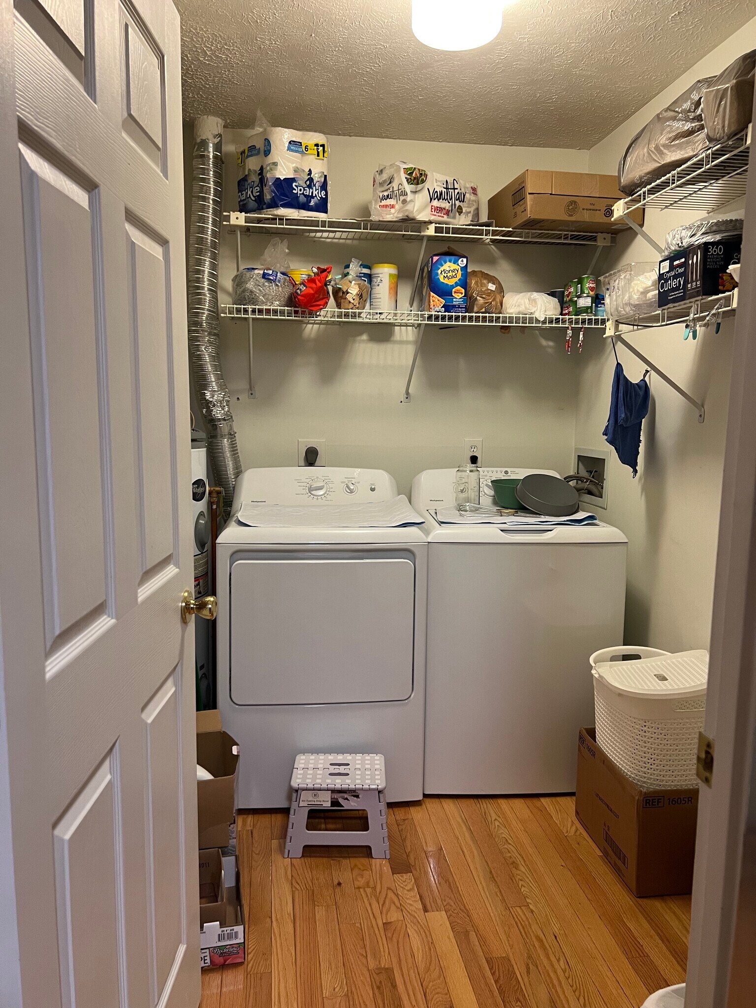 Laundry - 7392 Ridgepoint Dr