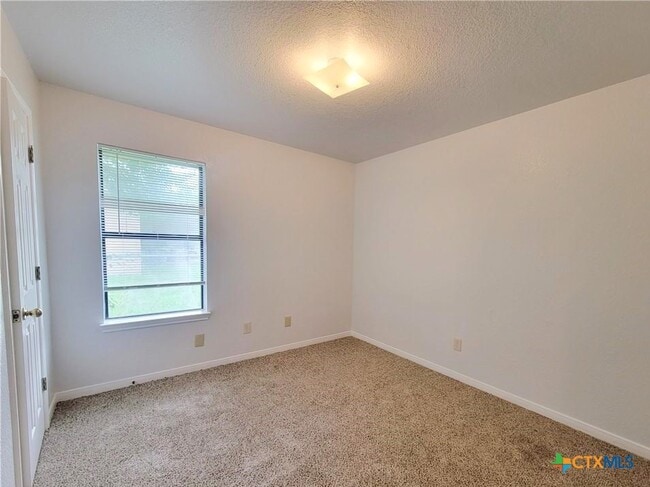 Building Photo - 4005 Hitchrock Dr
