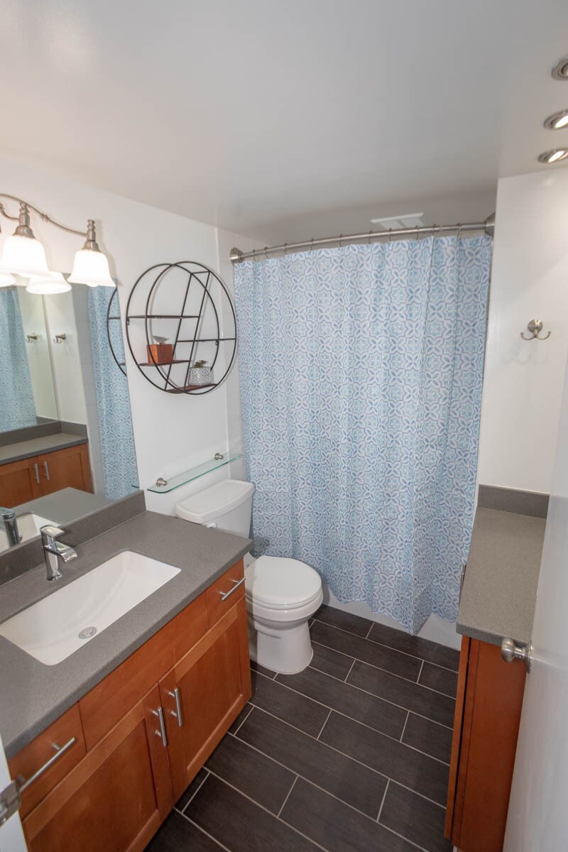 Bathroom - 1941 CHURCH Ln