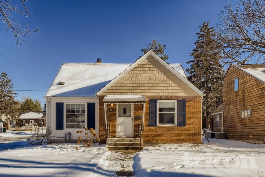 Building Photo - 2942 Zenith Ave N