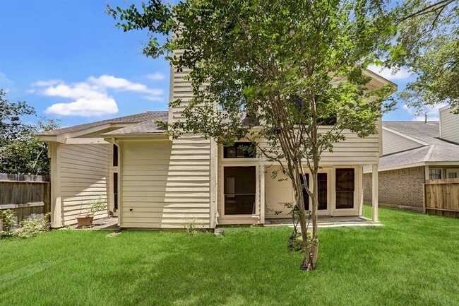 Building Photo - 3310 Meadway Dr