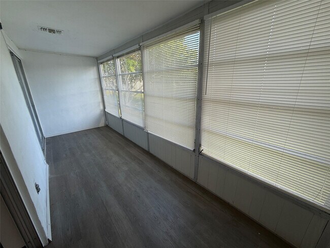 Building Photo - 7600 NW 4th Pl