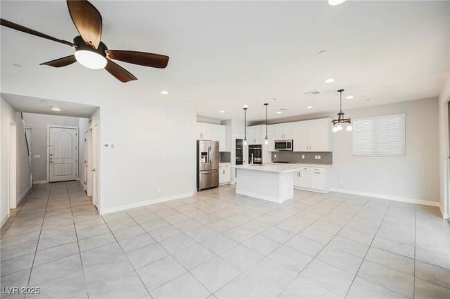 Building Photo - 27 Santo Mio Ct