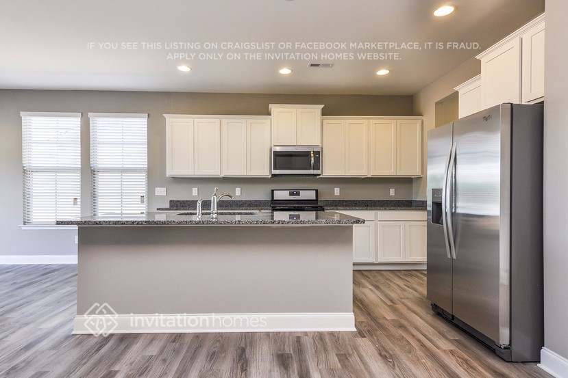 Building Photo - 42 Pearsall Farm Ln