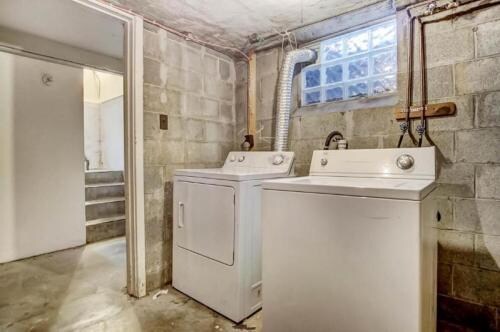 Building Photo - 1106 Sells Ave
