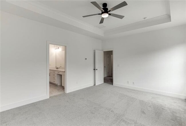 Building Photo - 5603 W Pine St