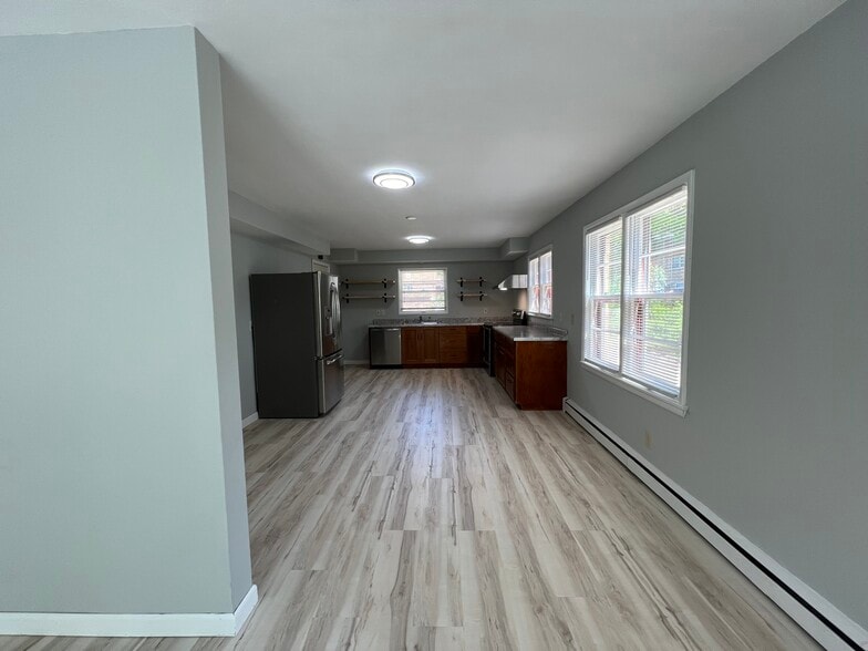 Building Photo - 315 Palomino Ln