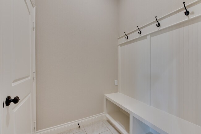 Building Photo - 18106 Nisbet Crossing