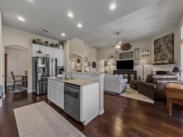 Building Photo - 1805 Settlement Wy