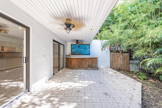 Building Photo - 2936 Florida Blvd