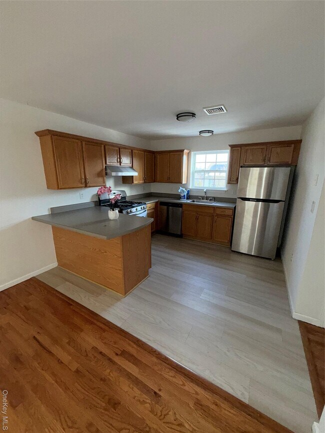 Building Photo - 219 Mary Lou Ave