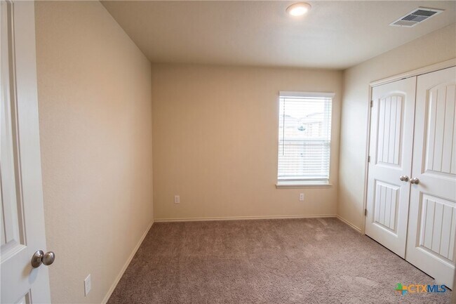 Building Photo - 1705 Montell St