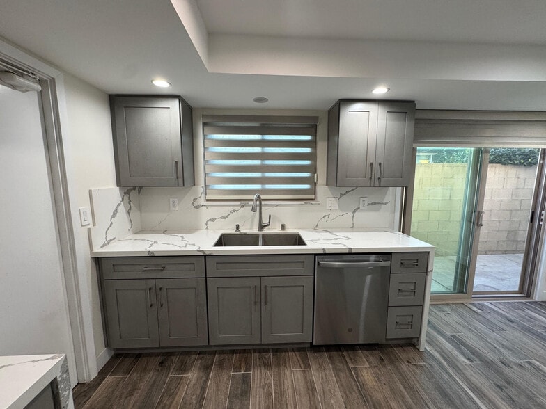 Building Photo - 1739 E Washington Blvd