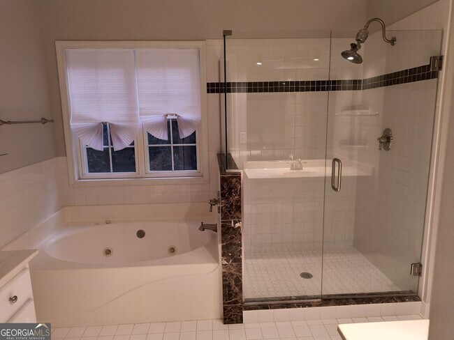 Building Photo - 4003 Rosewood View Dr