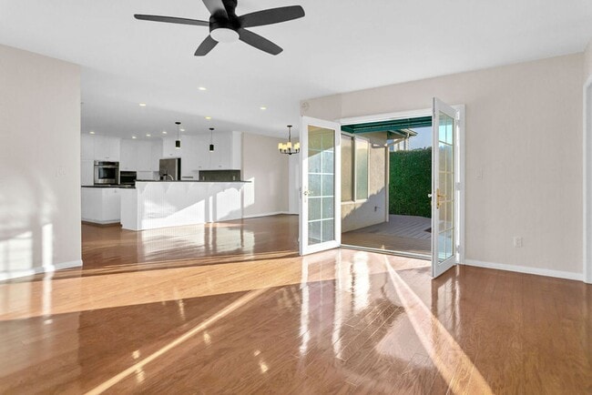 Building Photo - Beautiful detached home in Pacific Beach! ...