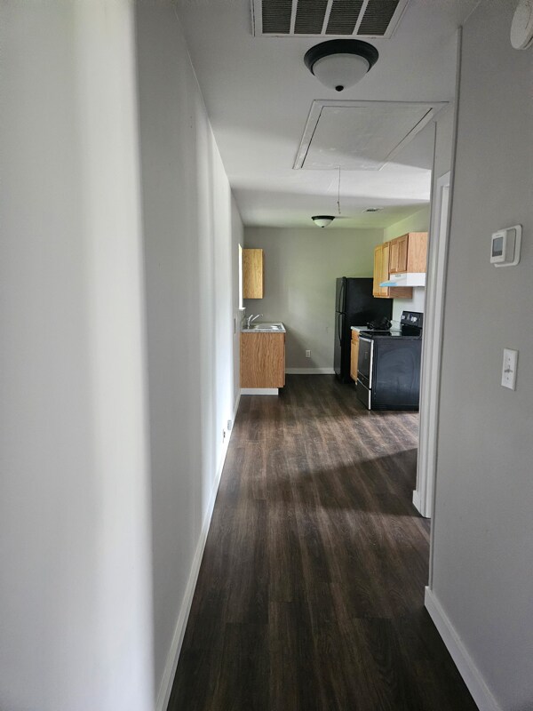 Building Photo - 802 Abney Ave