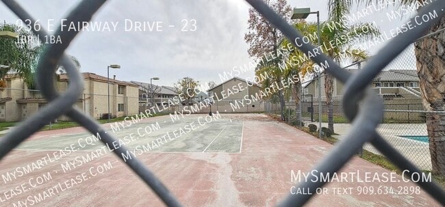 Building Photo - 936 E Fairway Dr