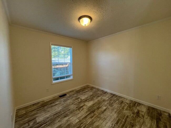 Building Photo - 271 Sable Dr