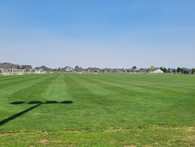 Building Photo - 5996 S Egmont Ave