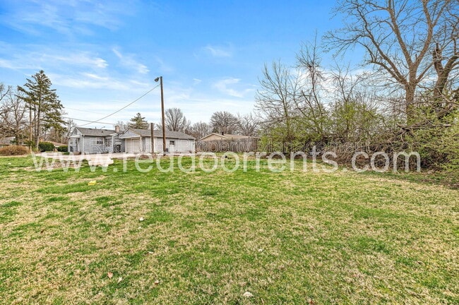 Building Photo - 5563 E 34th St