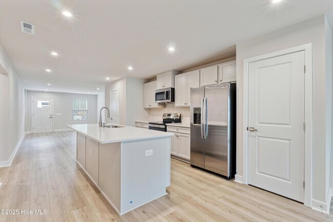 Building Photo - 2084 Parow Ln NW