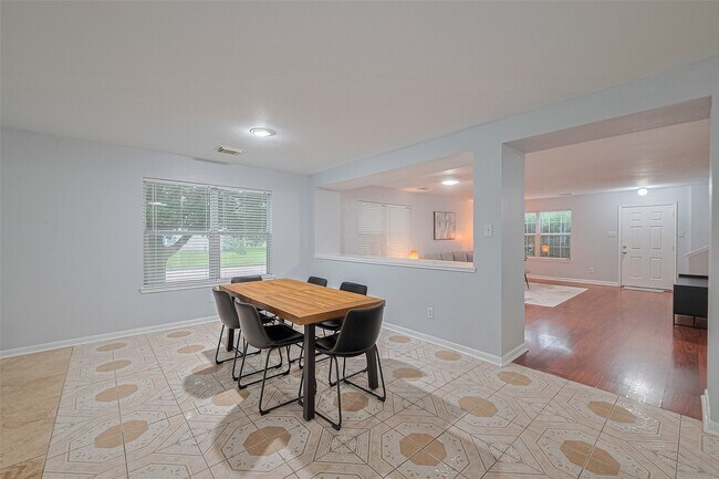 Building Photo - 2123 Gable Hollow Ln