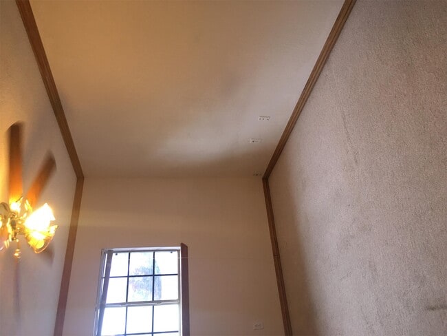 Building Photo - 111 Fox Run Pl