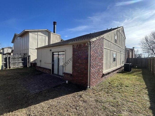 Building Photo - 12909 E 28th Pl