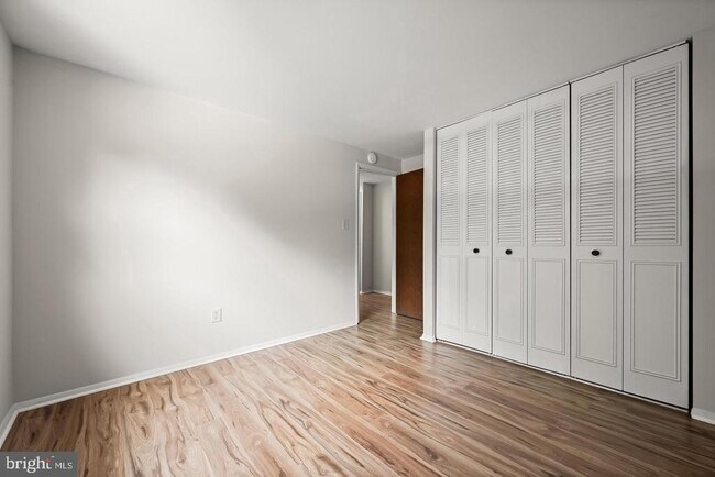 Building Photo - 5435 The Bridle Path