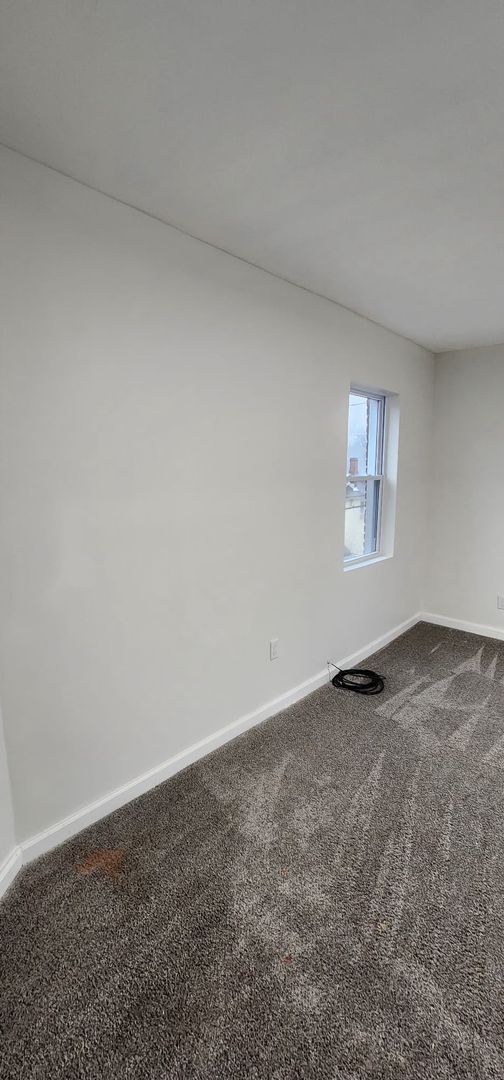 Building Photo - Newly Renovated 3-Bedroom Apartment in Pen...