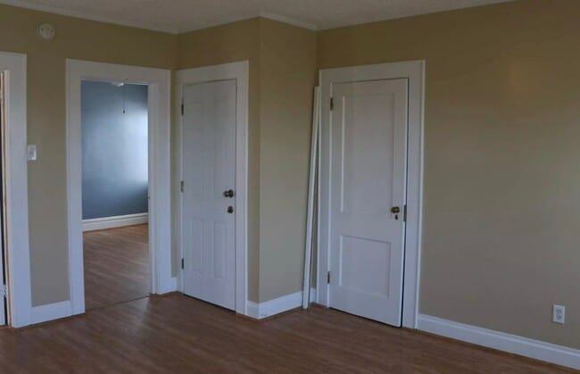 Building Photo - 454 N 7th St